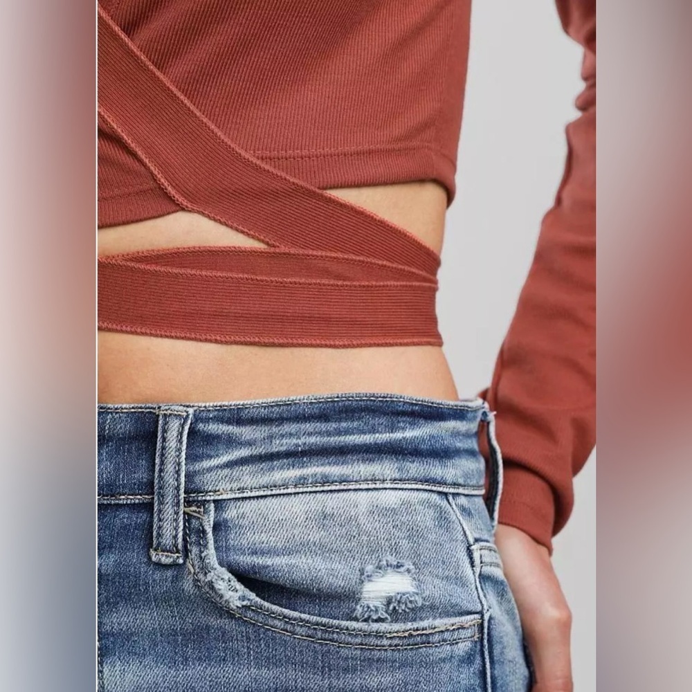 Buckle HYFVE Ribbed Wrap Ginger Wrap crop Top - Picture 3 of 3
